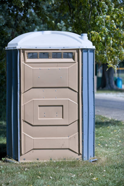 Best Affordable portable toilet rental  in Cosmopolis, WA